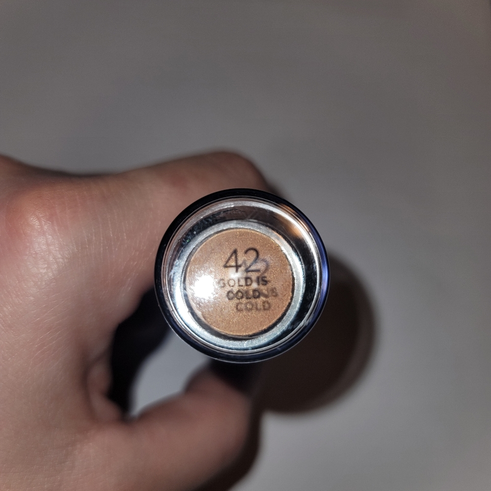 L'OREAL Paris Infallible Longwear Foundation Shaping Stick - GOLD IS COLD #42